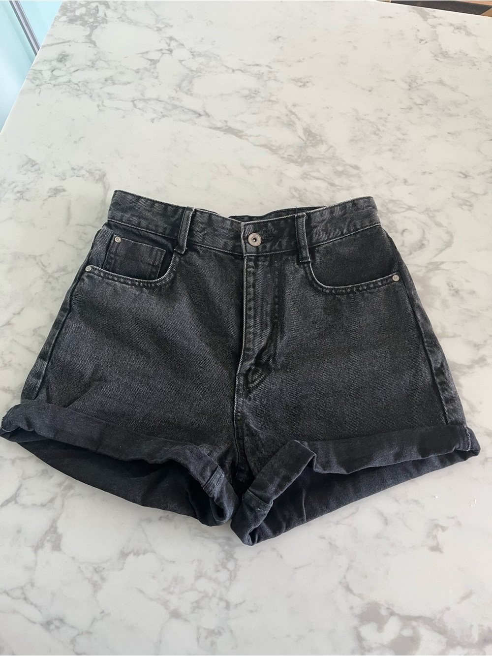 Zara High-Waist Black Denim Shorts - Picture 1 of 4